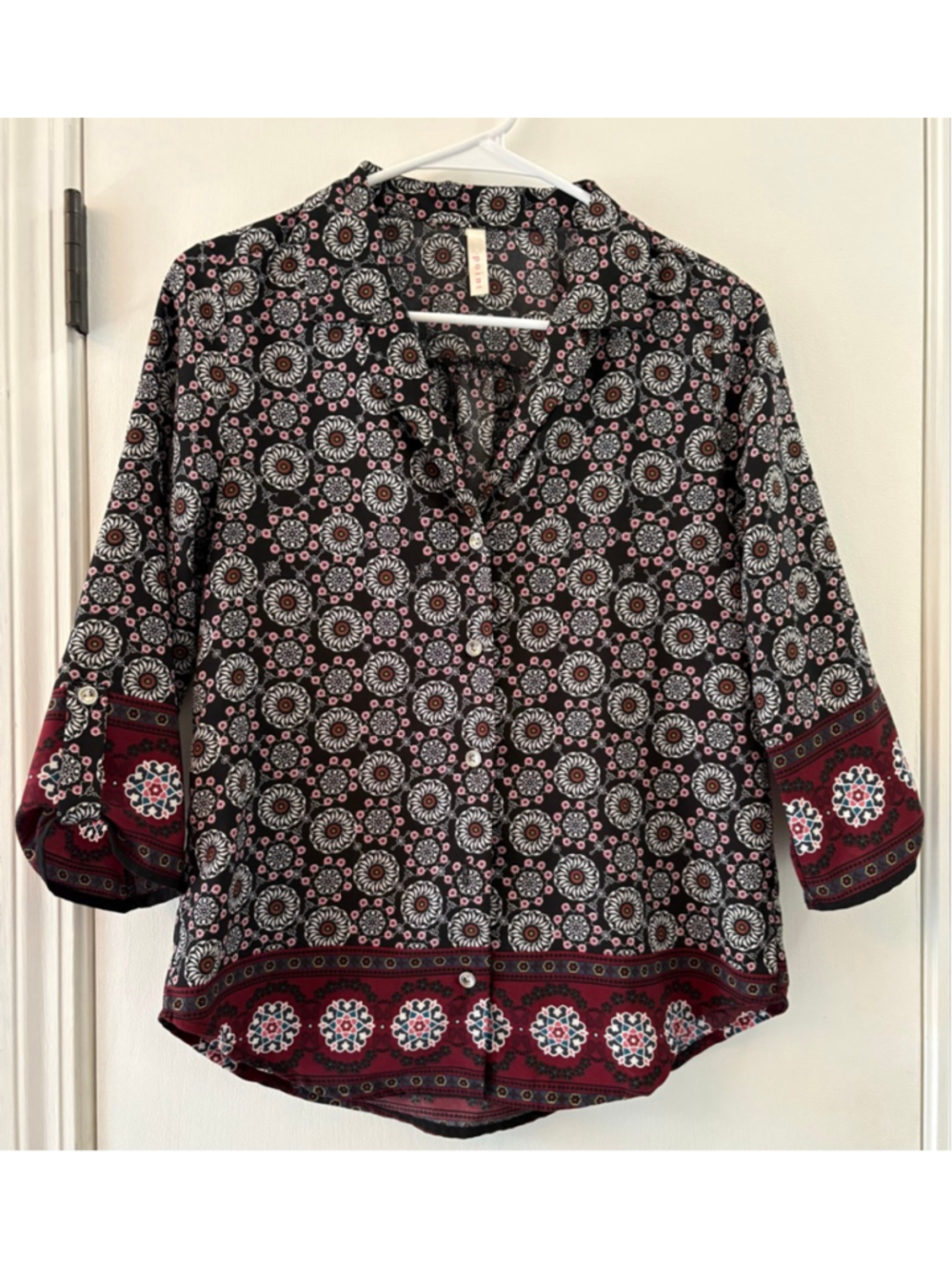 Point Black & Red Floral Button Down Shirt Size S